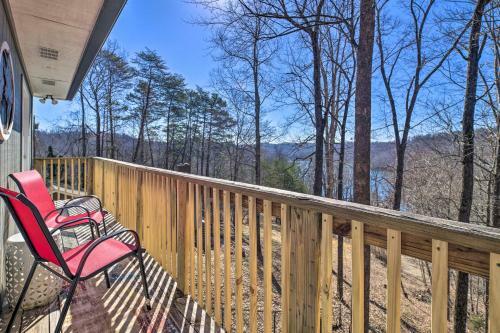 Cozy Lake-view Home Dog Friendly And Boat Slip!