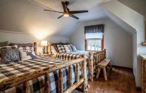 Minnies Mountain Lake House