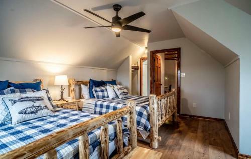 Minnies Mountain Lake House