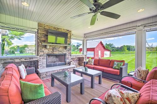 Grand Lafollette Home With Covered Patio On 40 Acres!