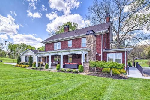 Grand Lafollette Home With Covered Patio On 40 Acres!