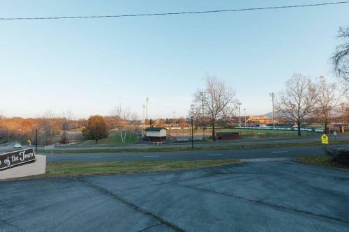 Apartamento Stylish Elegant Getaway King Bed Deck Views