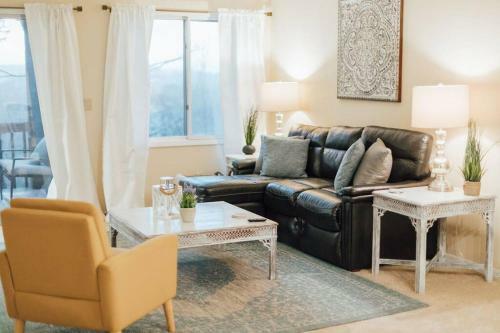 Apartamento Stylish Elegant Getaway King Bed Deck Views