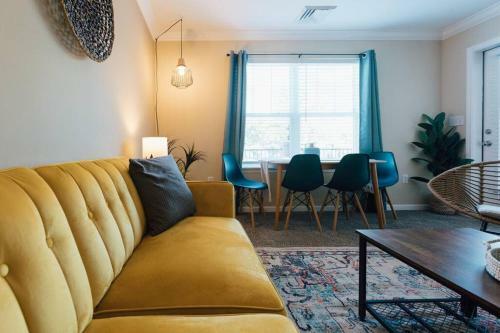 The Bohemian Escape Near Etsu- King Bed!