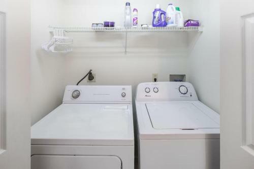Beautiful Boho Condo In Johnson City, Tn King Bed
