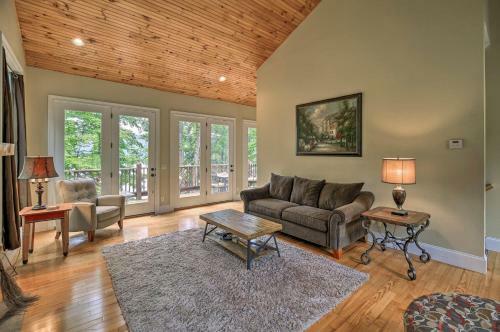 Lakefront Cottage With Private Double Dock