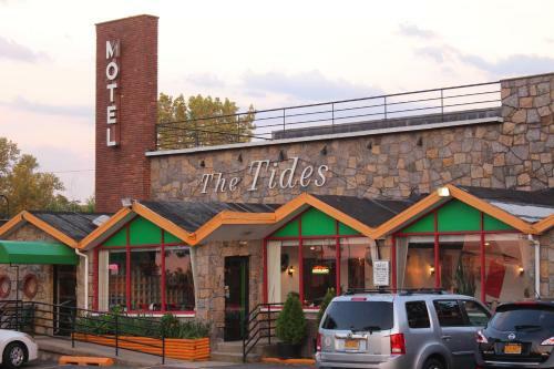 Tides Motor Inn