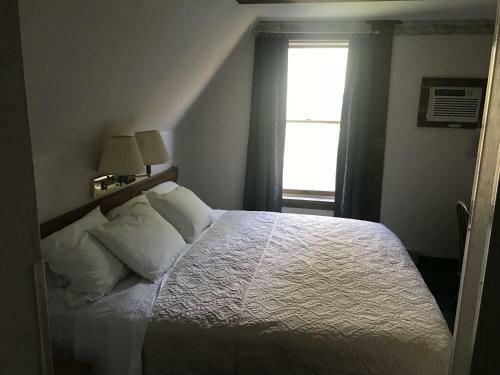 Lake Ontario Motel