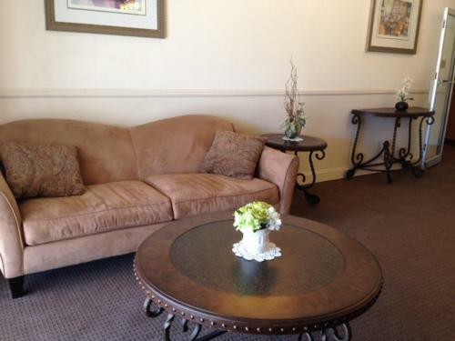 Posada Inn At Arbor Ridge Hotel And Conference Center