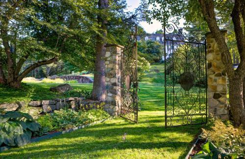 Bed & Breakfast Adair Country Inn & Restaurant