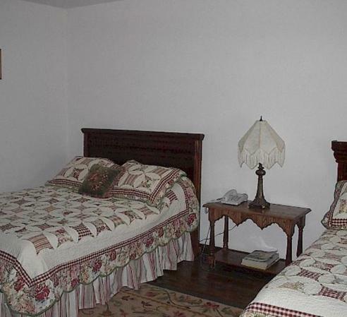 Posada La Perla At Gregory House Country Inn & Restaurant