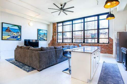 Apartamento Spacious Sterchi Loft Getaway- Downtown Getaway