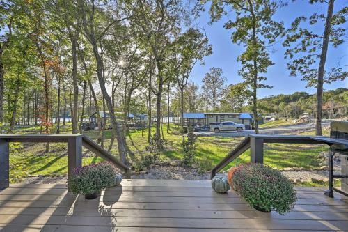 Tranquil Tiny Home With Fire Pit And Lake Access!