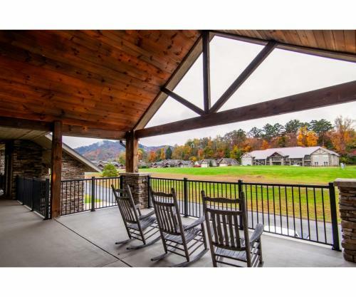 Otter Place - Mountain View And Community Pool