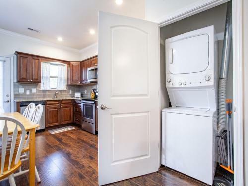 Classy Cades Cove Condo With Community Pool