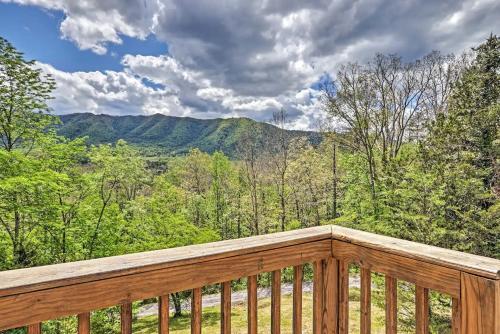 Beautiful A-frame Cabin With Smoky Mtn Views! Cabin