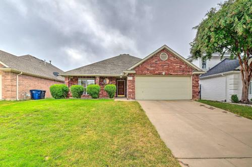 Fort Worth Home With Private Patio And Gas Grill!