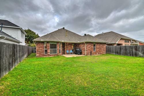 Fort Worth Home With Private Patio And Gas Grill!