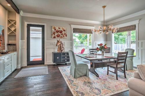 Stunning Farmhouse In Historic Dtwn Bastrop!