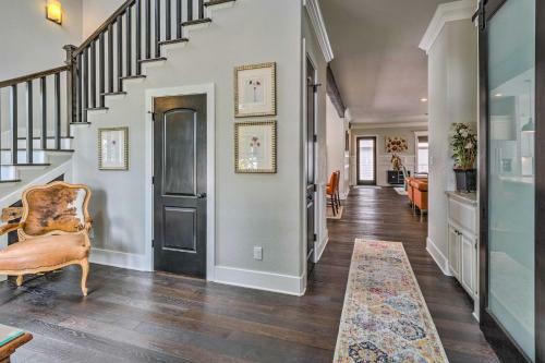 Stunning Farmhouse In Historic Dtwn Bastrop!