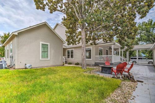 Stunning Farmhouse In Historic Dtwn Bastrop!