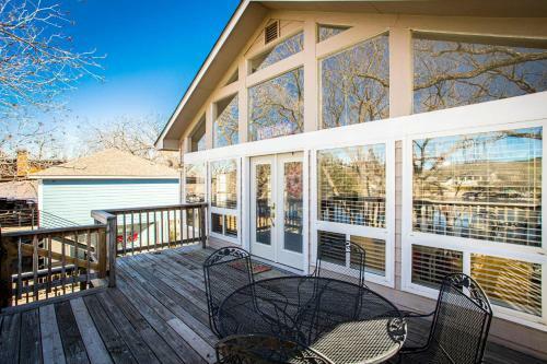 Cozy Retreat On Lake Lbj