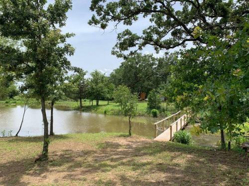 Texas Ranch 26 Acre Country Fishing Cabin