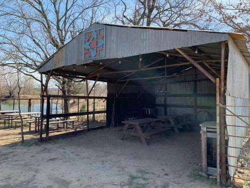 Texas Ranch 26 Acre Country Fishing Cabin