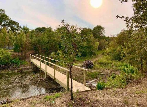 Texas Ranch 26 Acre Country Fishing Cabin