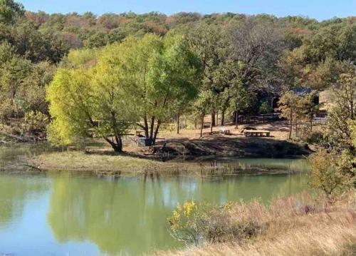 Texas Ranch 26 Acre Country Fishing Cabin