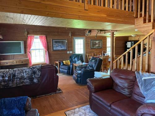 Whites Creek Lodge