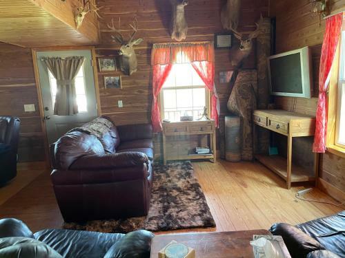 Whites Creek Lodge