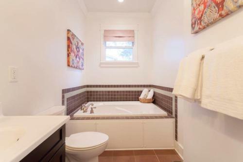 Charming 4bd Bohemian East Nashville Home