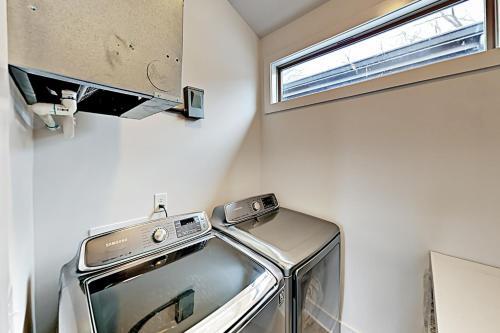 Weho Townhome Apt 8