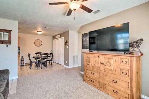 Charming Abode With Yard About 2 Mi To Texas Aandm!