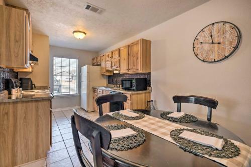 Charming Abode With Yard About 2 Mi To Texas Aandm!