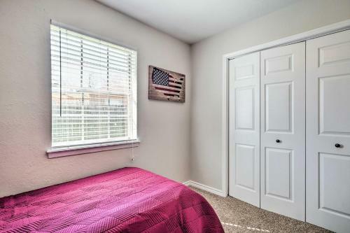 Charming Abode With Yard About 2 Mi To Texas Aandm!
