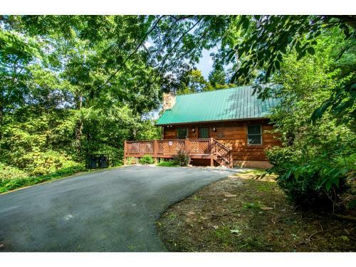 Cabin In The Woods With Hot Tub