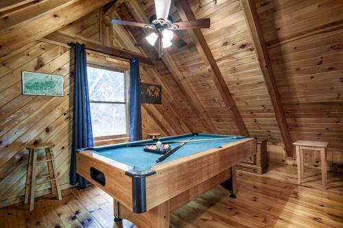 Cabin In The Woods With Hot Tub