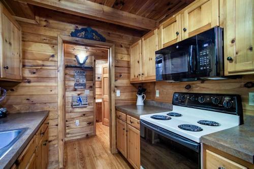 Cabin In The Woods With Hot Tub