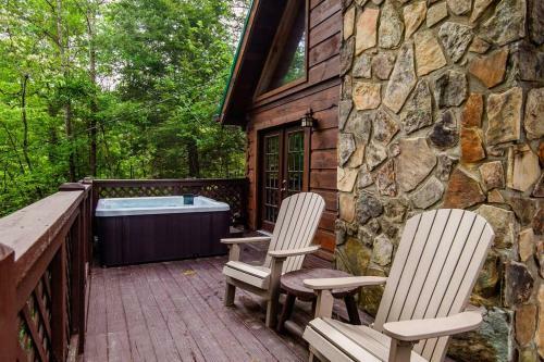 Cabin In The Woods With Hot Tub