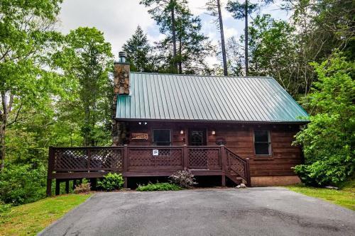 Cabin In The Woods With Hot Tub