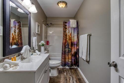 Apartamento Fun & Games By Honeybearcabins 2br/1ba Sleeps 7