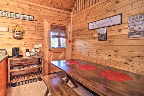 Sevierville Cabin With Boat Launch And Hot Tub!