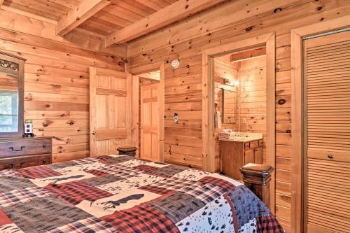 Sevierville Cabin With Boat Launch And Hot Tub!