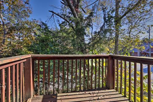 Sevierville Cabin With Boat Launch And Hot Tub!