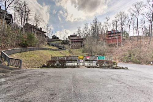 Sevierville Cabin With Boat Launch And Hot Tub!
