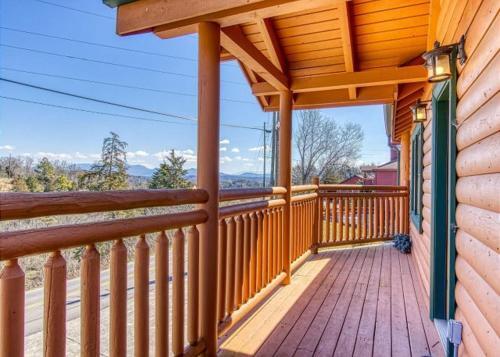 Bear Foot Lodge #308 By Aunt Bug's Cabin Rentals