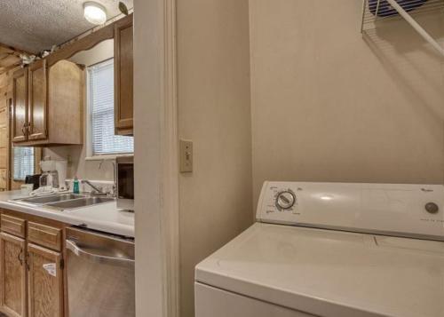 Magnolia Bearadise #311 By Aunt Bug's Cabin Rentals