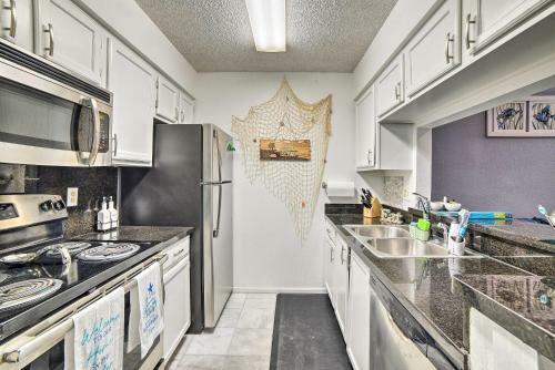 Apartamento Luxury Condo With Balcony, Walk To Beaches!